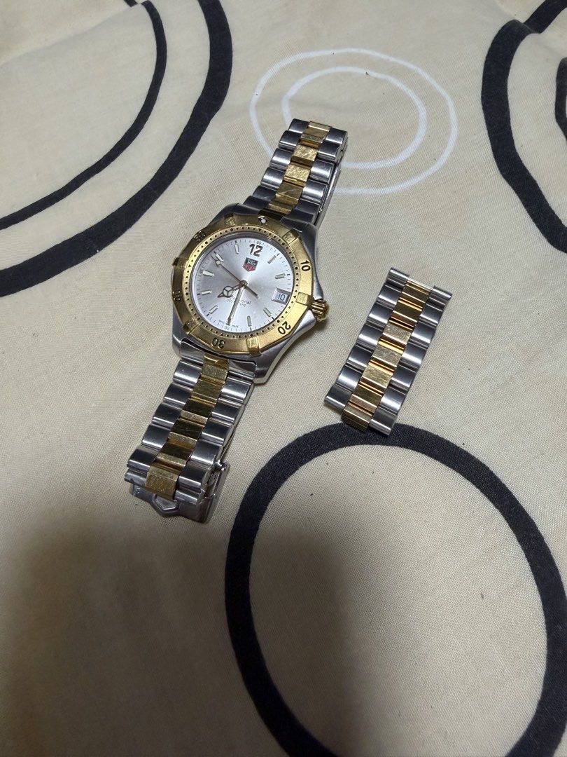 TAG Heuer 2000 Series Professional 200M (Category: Luxury Watches) located in Pasig City. Submitted by maangelicajacoba (Listing ID 1457072746, Image 2). Description: TAG Heuer 2000 Series Professional 200M For sale ₱40,000 Still has battery Leather of the case isn’t in good condition .
