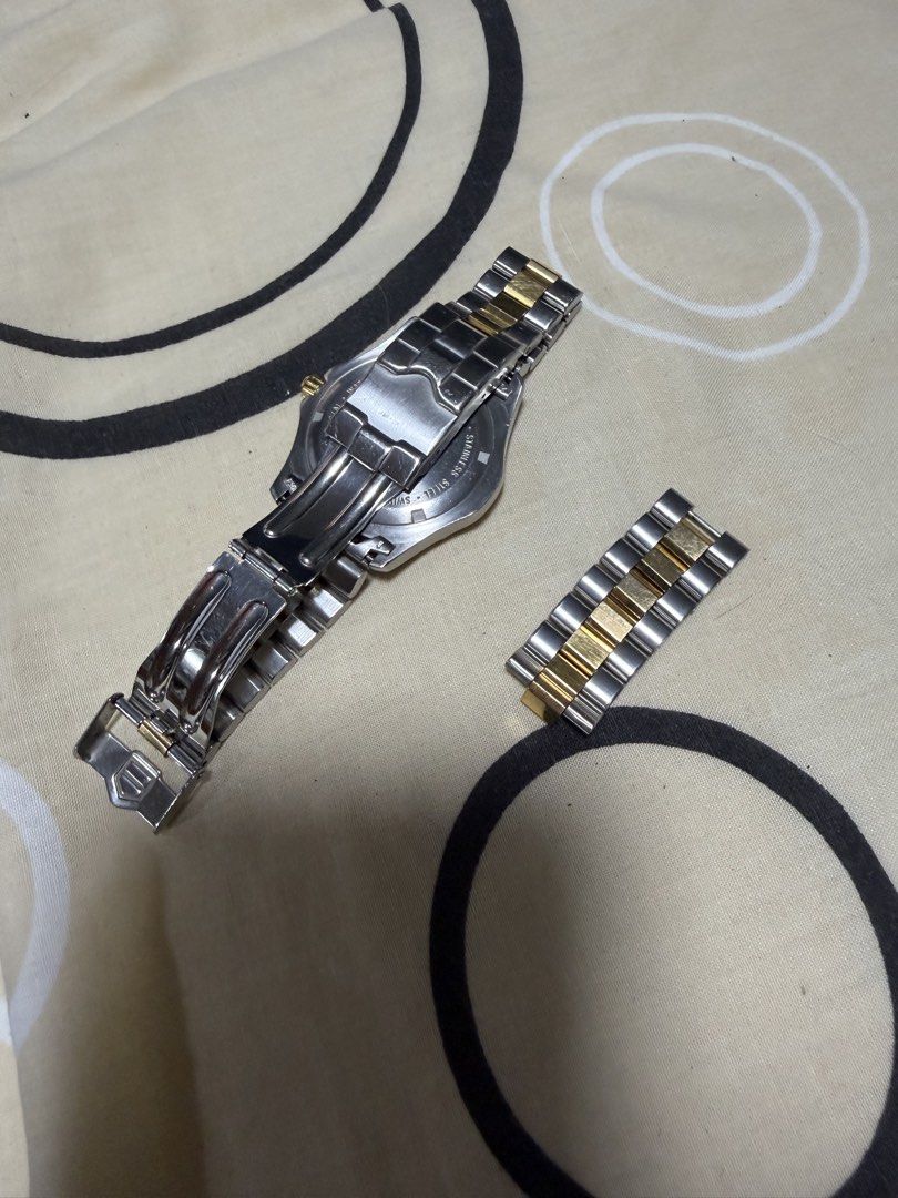 TAG Heuer 2000 Series Professional 200M (Category: Luxury Watches) located in Pasig City. Submitted by maangelicajacoba (Listing ID 1457072746, Image 3). Description: TAG Heuer 2000 Series Professional 200M For sale ₱40,000 Still has battery Leather of the case isn’t in good condition .