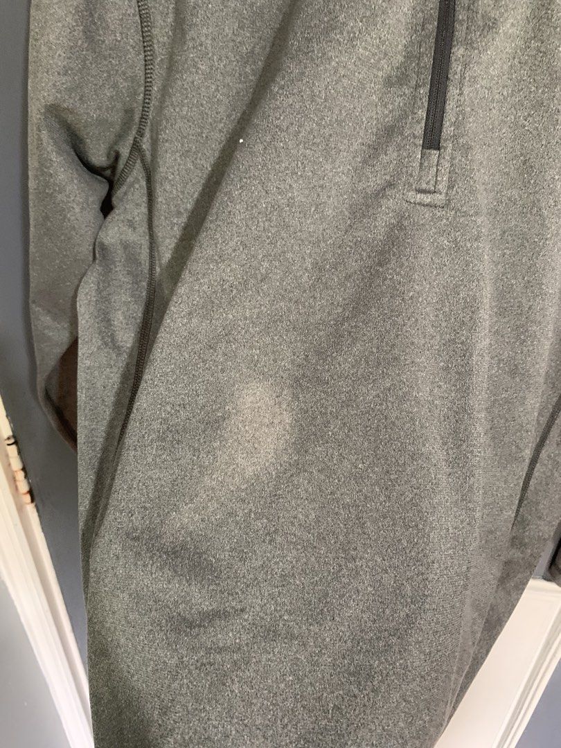 The North Face Halfzip (Category: Tshirts & Polo Shirts ) located in Quezon City. Submitted by _berj_ (Listing ID 1457085116, Image 2). Description: The North Face Halfzip Legit with issue Bleach stain 22x28 .