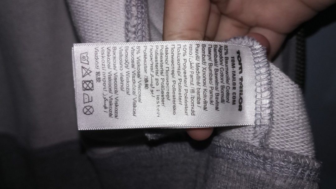 tom tailor jacket hoodie (Category: Coats, Jackets and Outerwear) located in Baguio. Submitted by kiana.bear (Listing ID 1457131236, Image 3). Description: no damage good as new.