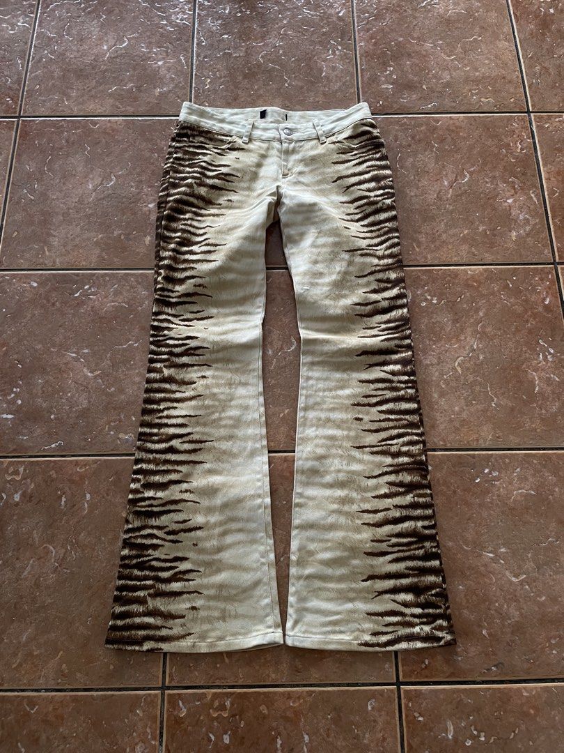 Tornado Mart Inspired Leopard Cheetah Flared Jeans (Category: Jeans) located in Makati City. Submitted by userladiesman217 (Listing ID 1456999595, Image 1). Description: Design looks sick af, has a very nice JP Archive Flared look to it (only if ur skinny) Waist: 28 Thigh: 9 Length: 38 Knee: 8 Hem: 10 Off/Legit Unfortunately the tags r ripped ? letting it go cause it doesnt fit me anymore Jus hmu with offers !! Tornado Mart LGB GOA KMRII Japan Ar