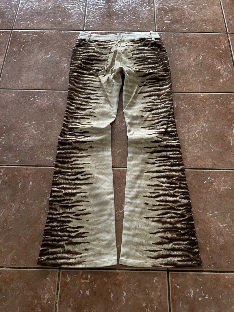 Tornado Mart Inspired Leopard Cheetah Flared Jeans (Category: Jeans) located in Makati City. Submitted by userladiesman217 (Listing ID 1456999595, Image 2). Description: Design looks sick af, has a very nice JP Archive Flared look to it (only if ur skinny) Waist: 28 Thigh: 9 Length: 38 Knee: 8 Hem: 10 Off/Legit Unfortunately the tags r ripped ? letting it go cause it doesnt fit me anymore Jus hmu with offers !! Tornado Mart LGB GOA KMRII Japan Ar