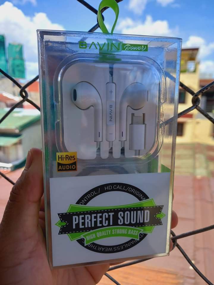 TYPE C EARPHONE / HEADSET (Category: Earphones) located in Pasig City. Submitted by gentle_jerico (Listing ID 1457023266, Image 2). Description: Bavin : Type c Earphone plug and play Good sound quality with Mic. available, pm to order. 📩.