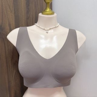 (Category: ) located in . Submitted by k_intimates (Listing ID 1457091690, Image 1). Description: .
