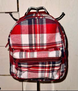 (Category: ) located in . Submitted by lilowearph (Listing ID 1457116936, Image 1). Description: .