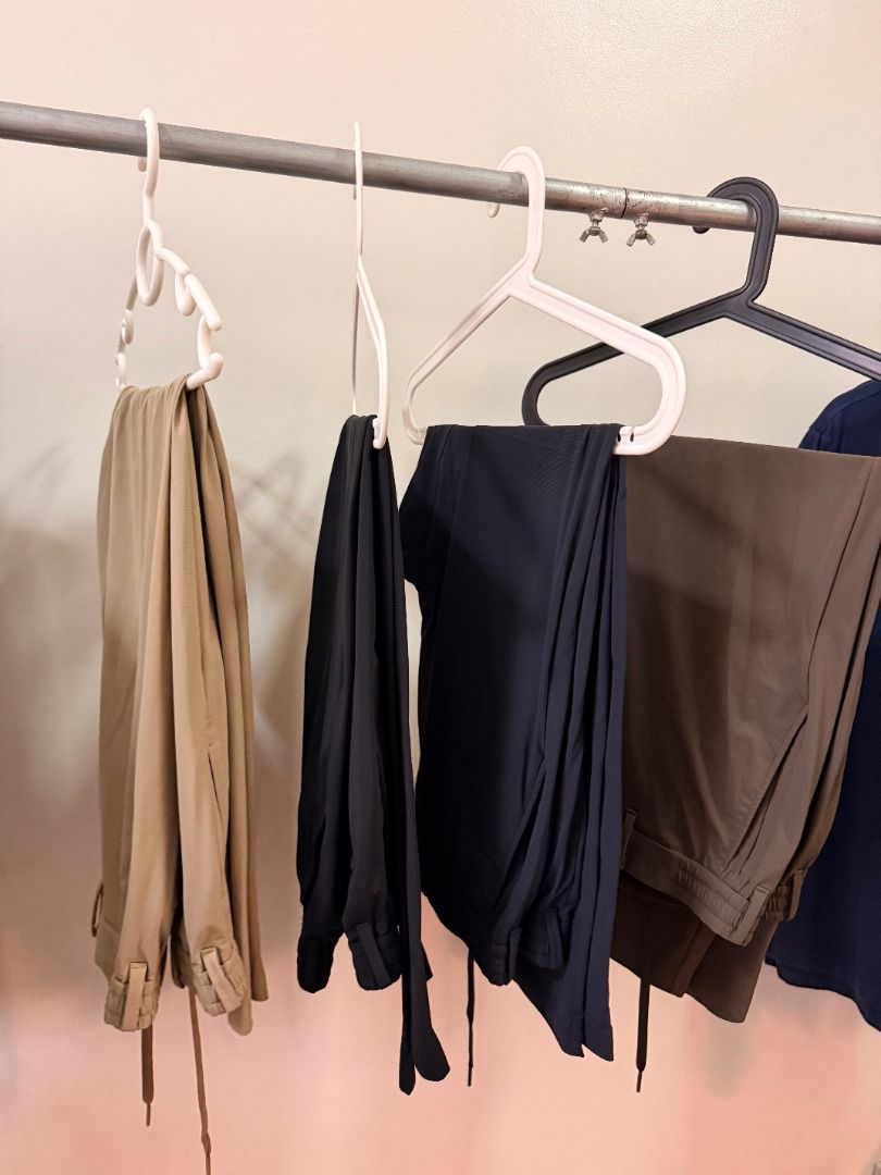 Uniqlo Dry Stretch Easy Pants (M) (Category: Joggers) located in Taguig. Submitted by bravecloud_beb7a5 (Listing ID 1457065407, Image 2). Description: [FOR SALE] Pre-loved UNIQLO Ultra Stretch Pants (Medium) Price: ₱995 each Bundle Promo: Take all 4 pairs for ₱3,500 ONLY (Save ₱480!) Product Details: Brand: Uniqlo (Authentic) Item: Ultra Stretch Pants Size: Medium (Waist 76–84cm) Condition: Gently used (worn a few times only, still in excellent c