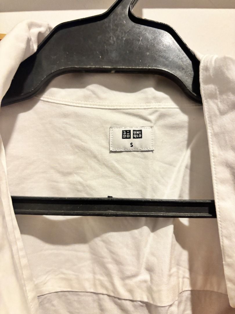 Uniqlo White Polo with slight defect (Category: Tshirts & Polo Shirts ) located in Manila. Submitted by ea_digital (Listing ID 1457133871, Image 3). Description: ✅Uniqlo White Polo Small - P150 ❌With slight defect, small hole; see 4th picture❌ 📍 Location: Bagumbong, Caloocan City or Mother Ignacia Ave, Quezon City (Wednesday Only) 🚚 Shipping c/o by the buyer .