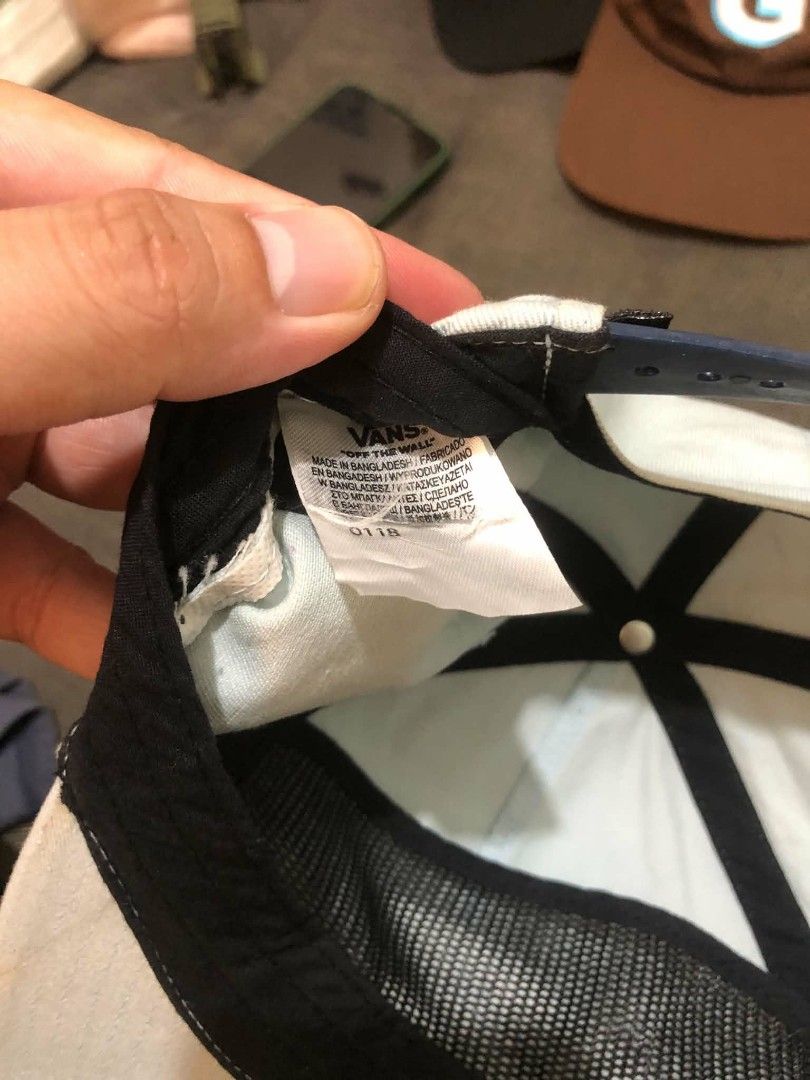 Vans X Spitfire Unstructured (Category: Caps & Hats) located in Daraga. Submitted by arkhoholic (Listing ID 1457069658, Image 3). Description: In very good condition Osfa.