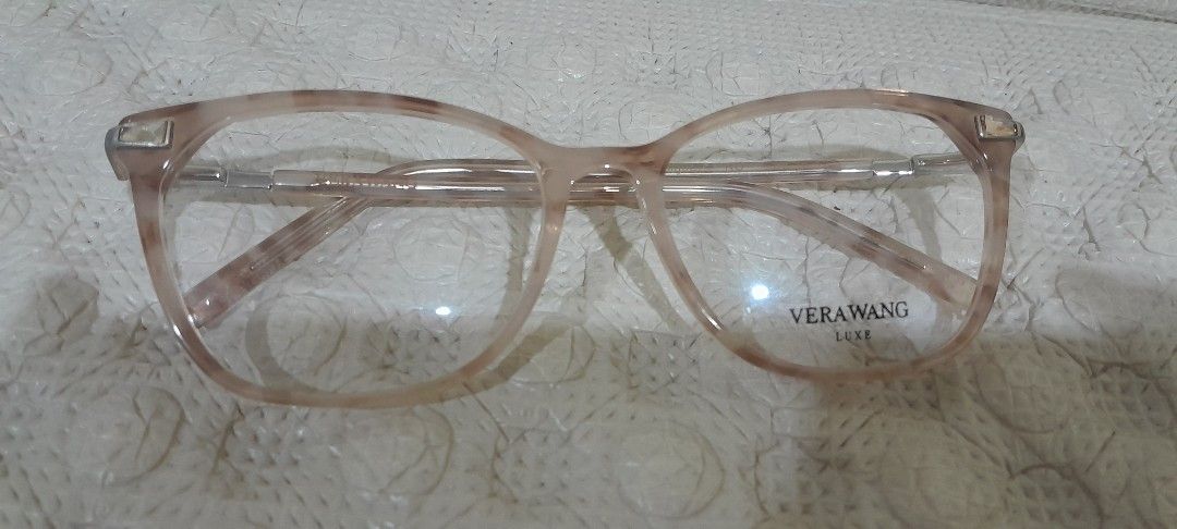 Vera Wang eyeglass frame (Category: Sunglasses & Eyewear) located in Baguio. Submitted by rozel047 (Listing ID 1456989445, Image 1). Description: .