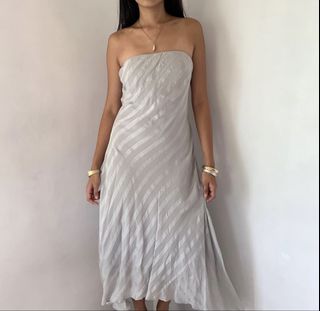 (Category: ) located in . Submitted by everythingbrandedpreloved_ (Listing ID 1457110131, Image 1). Description: .