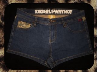 (Category: ) located in . Submitted by _thrift.co (Listing ID 1457053062, Image 1). Description: .