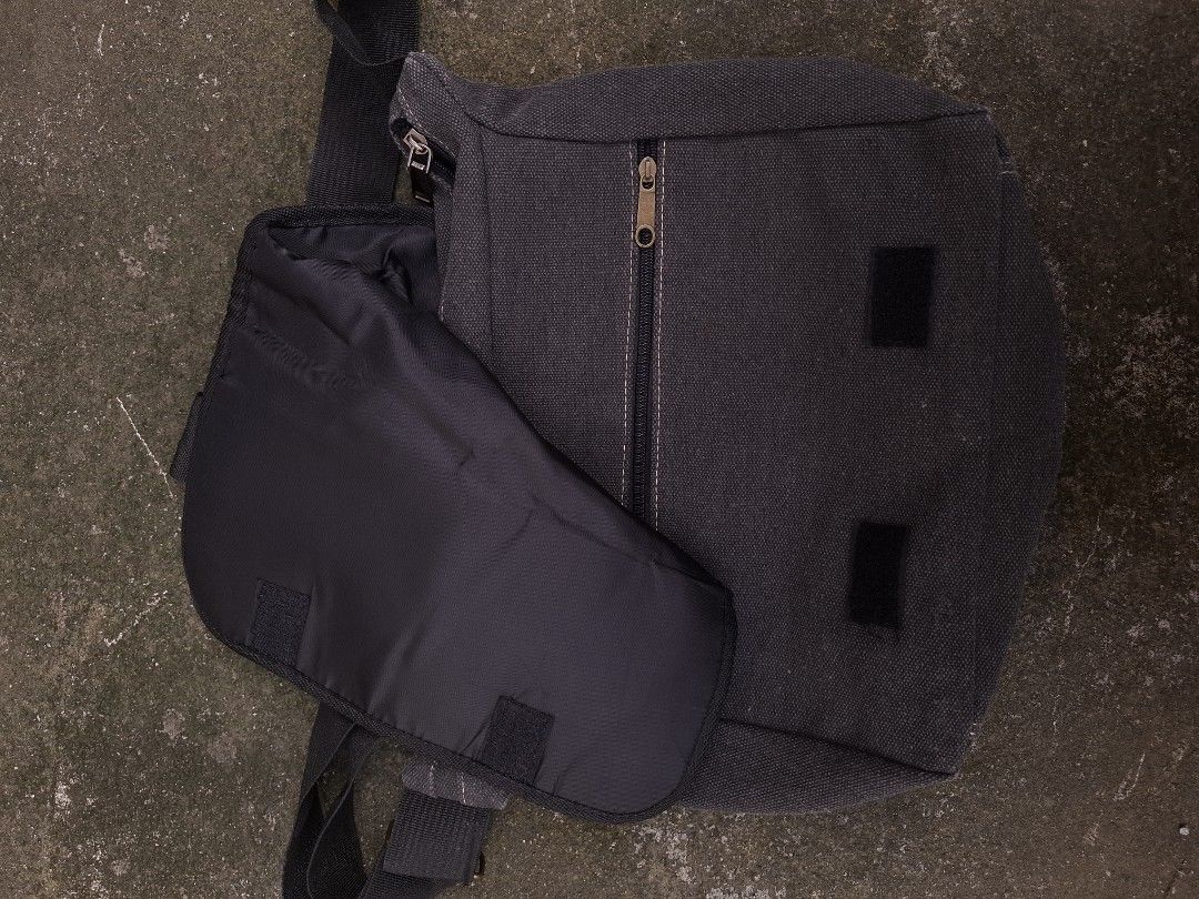 Vintage Diesel Canvas Messenger Bag (Category: Sling Bags) located in Manila. Submitted by bonaobrag55538 (Listing ID 1456981550, Image 2). Description: - Authentic vintage Diesel messenger bag - Durable dark grey canvas material - Ample interior space for your essentials - Comfortable adjustable strap - Perfect for everyday use - Issue: 1 change zipper fuller.