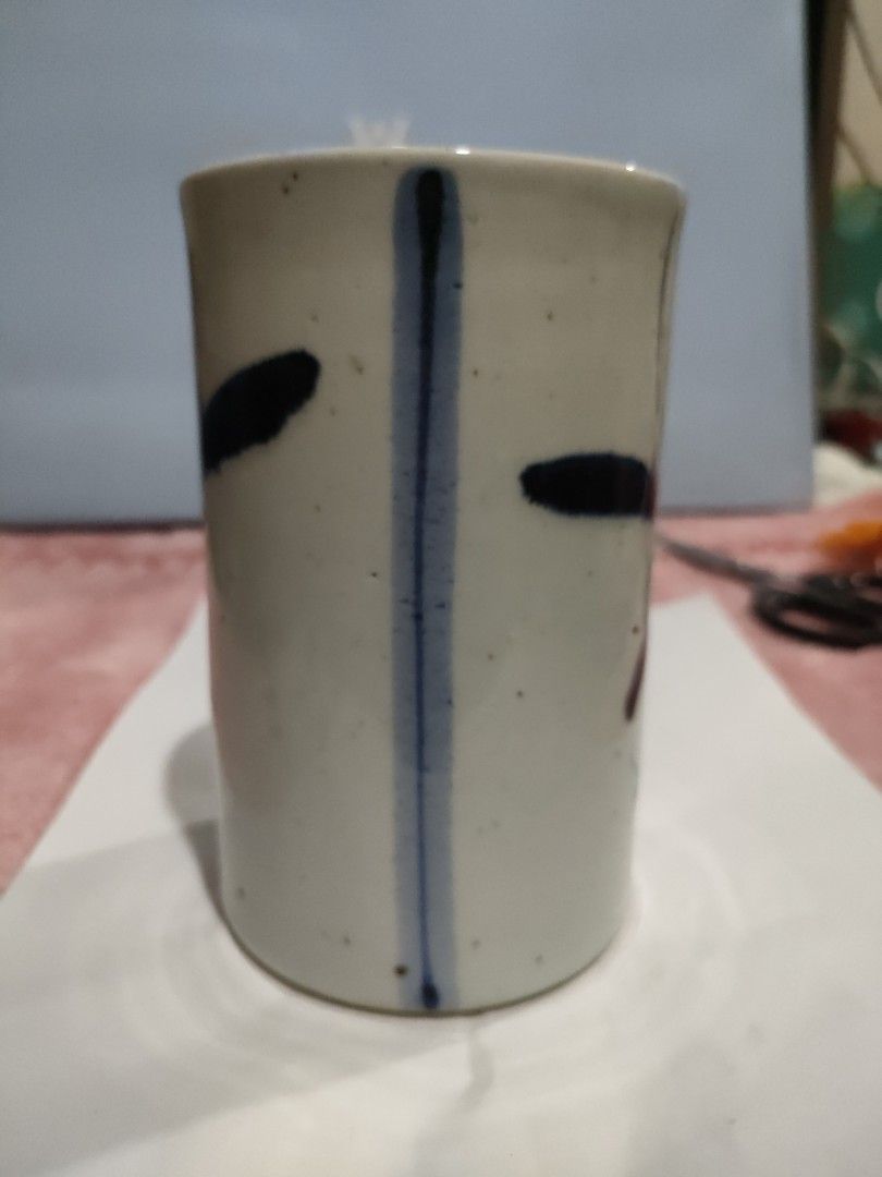 Vintage Japanese "Penselvas" (Category: Coffee & Tea Tableware) located in Bulacan. Submitted by hunterherojapanjdm (Listing ID 1457127435, Image 2). Description: -Vintage Japanese "Penselvas" (brush pot or sleeve vase) crafted from chamotte stoneware featuring a hand-painted floral decoration in a blue-and-white underglaze. -15cm tall - 9.5 cm wide.
