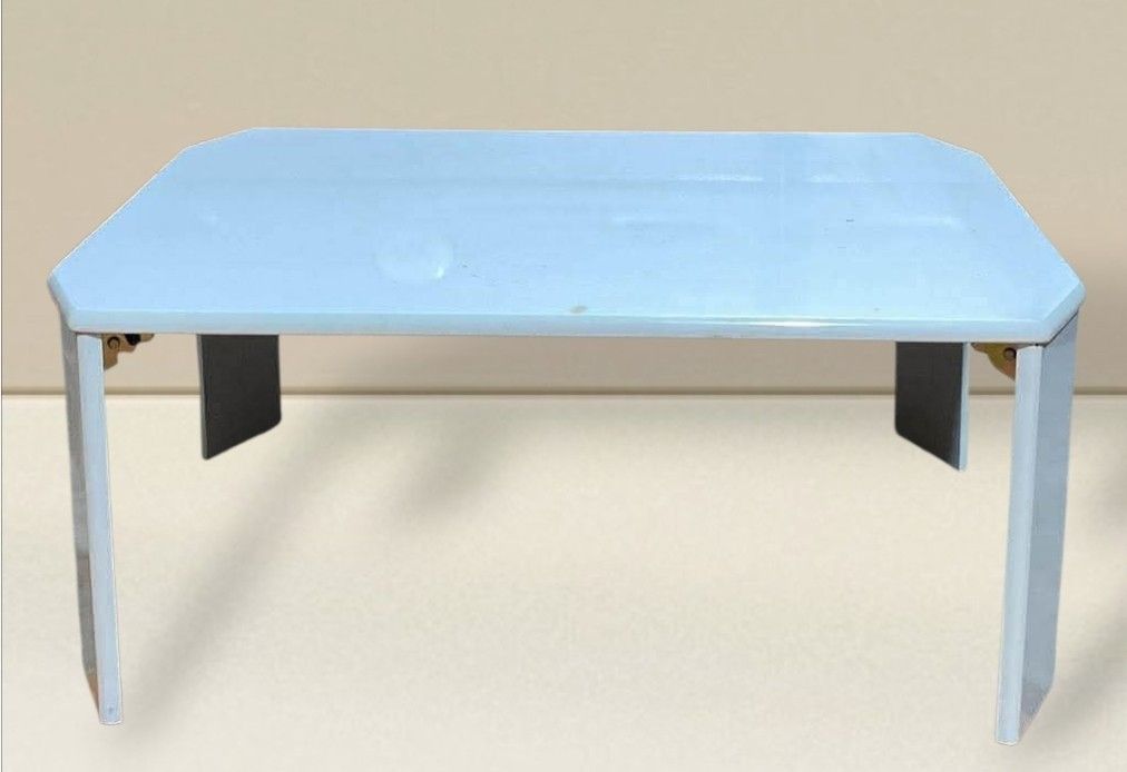 White Folding Table (Category: Tables & Sets) located in Quezon City. Submitted by dannikkishoppe2 (Listing ID 1457080056, Image 1). Description: White Folding Table ‼️₱2800‼️ L29.5 W20 H12.5 inches *foldable legs Please manage your expectations as there might be minimal flaws. Color may vary due to lighting, it may appear darker or lighter in person. Check photos first before buying. Please refrain from purchasing if you are particular about USE