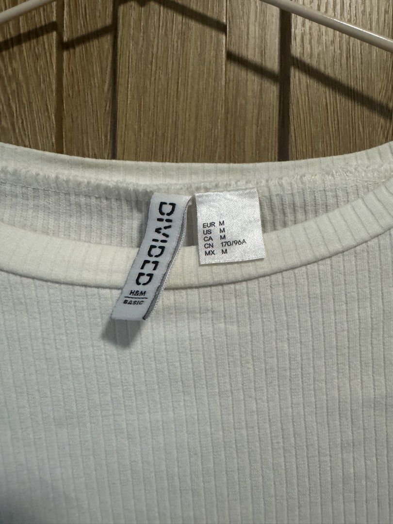 White Ribbed T-Shirt (Category: Shirts) located in Paranaque City. Submitted by prelovedbye__ (Listing ID 1457082461, Image 3). Description: .
