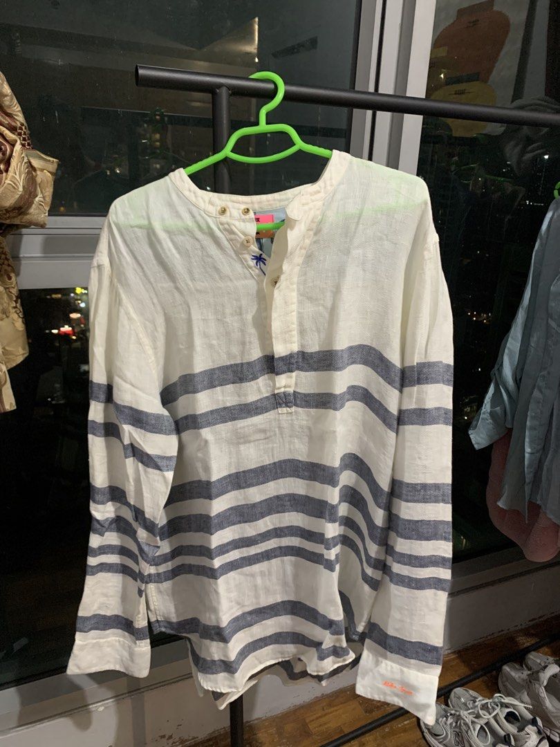 White Stripe Beach Long Sleeve Shirt (Category: Tshirts & Polo Shirts ) located in Taguig. Submitted by sycchh23 (Listing ID 1457110699, Image 1). Description: - perfect for beach outfit - fit for big size - used only once Dimension: length: 30.