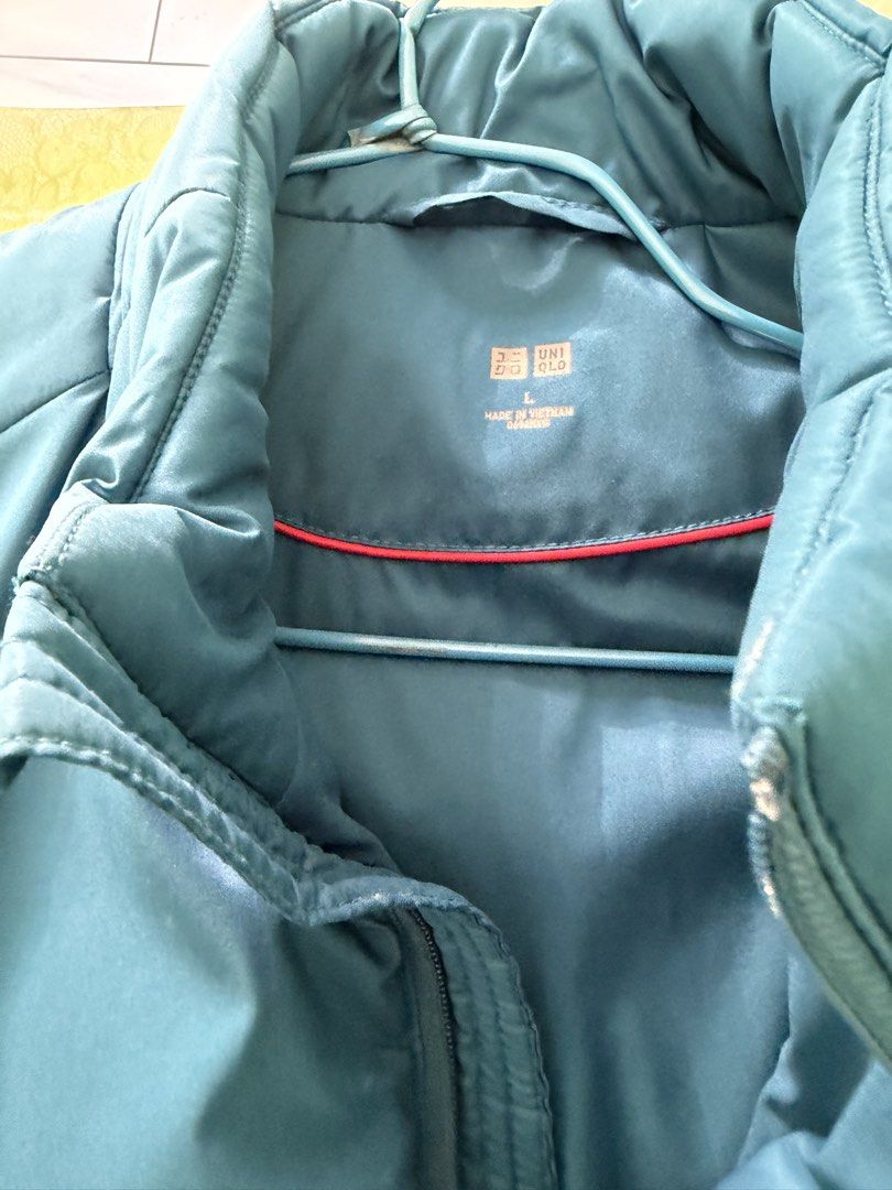 Winter jacket (Category: Coats, Jackets and Outerwear) located in Singapore. Submitted by KweeHuat (Listing ID 1456960195, Image 2). Description: New Winter jacket , size L.