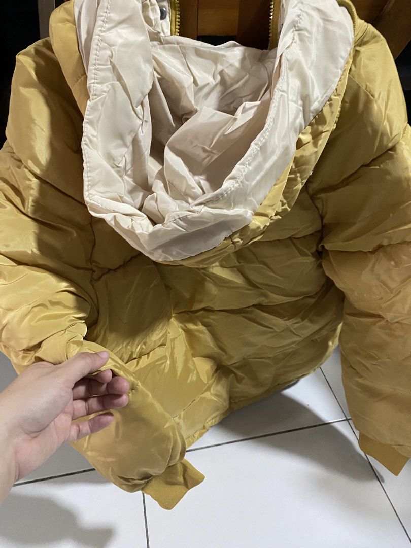 Winter Jacket (Category: Coats, Jackets and Outerwear) located in Kuala Lumpur. Submitted by hisservant (Listing ID 1455100099, Image 3). Description: Pit 54cm 💚new never use 💚pls add postage 💚postage every sat/sun only 💚or self pickup ❌no fussy buyer ✅what u see is what u get ❌no receipt ❌no refund ❌no warranty, as it is 💚most items are selling on behalf, so pls gugel the details about the product before purchasing😇 .