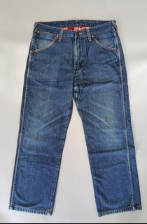 (Category: ) located in . Submitted by aydenthriftwear (Listing ID 1456979545, Image 1). Description: .