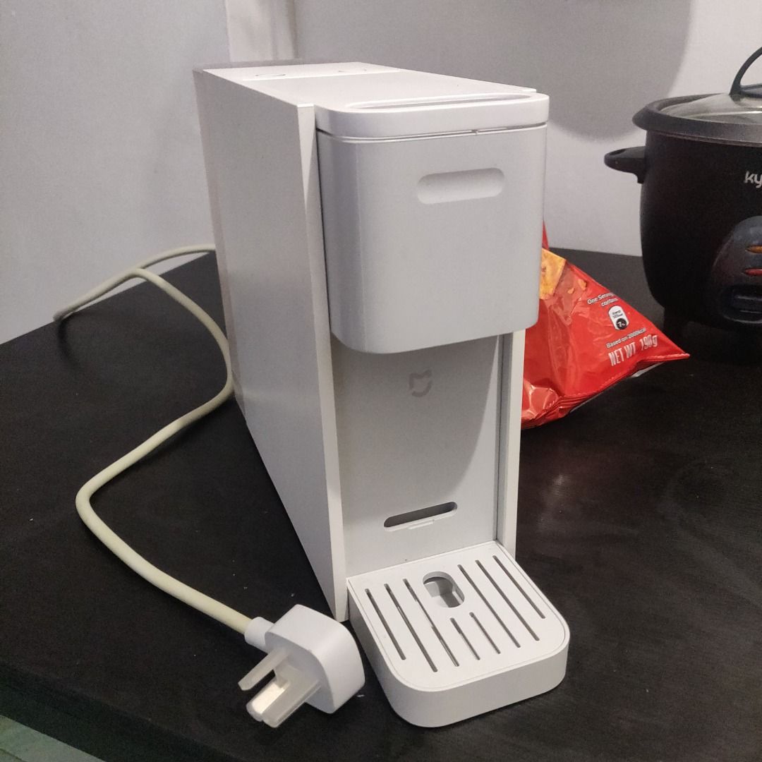 Xiaomi Mijia Capsule Coffee Machine (Model S1301) (Category: Coffee Machines & Makers) located in Manila. Submitted by celestinebragz (Listing ID 1457034376, Image 3). Description: RFS: DECLUTTERING .