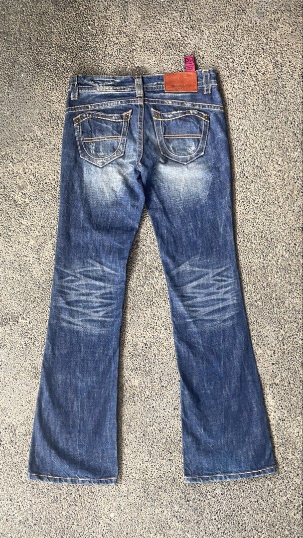 Y2k Hotchkiss Bootcut Denim Jeans (Category: Jeans) located in Tagaytay City. Submitted by livesinvain (Listing ID 1457136384, Image 2). Description: Measurements: W - 27” (fit to 30) L - 41”.
