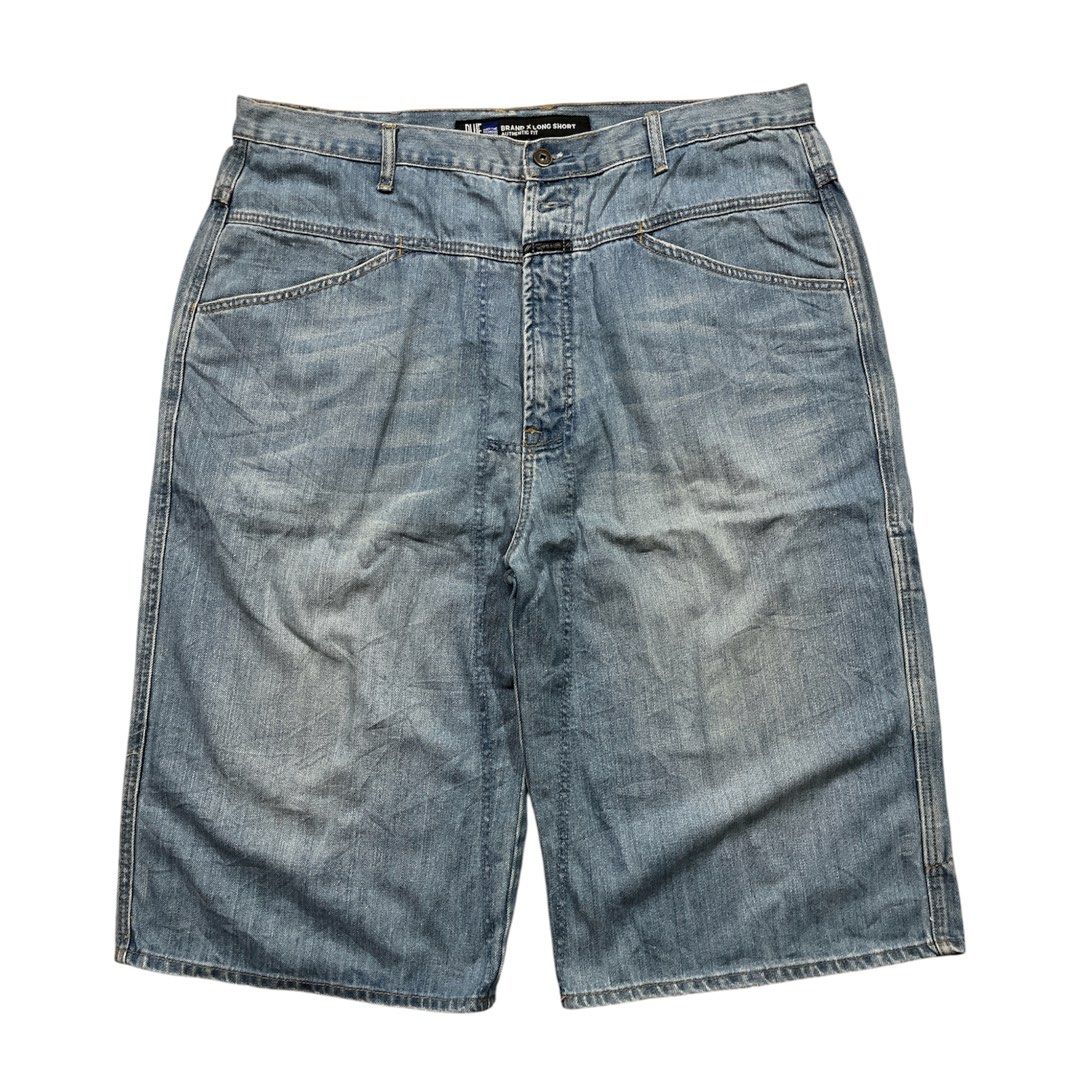 Y2k Marithe Francois Girbaud Baggy Long Jorts (Category: Shorts) located in Tubao. Submitted by elyu_grails (Listing ID 1457082440, Image 2). Description: Y2k Marithe Francois Girbaud Baggy Long Jorts Cut size tag 19.5” waist fits to 36-40 30” length and 13” leg opening Very good condition No major issues 680+sf Feel free to negotiate 👌🏽.