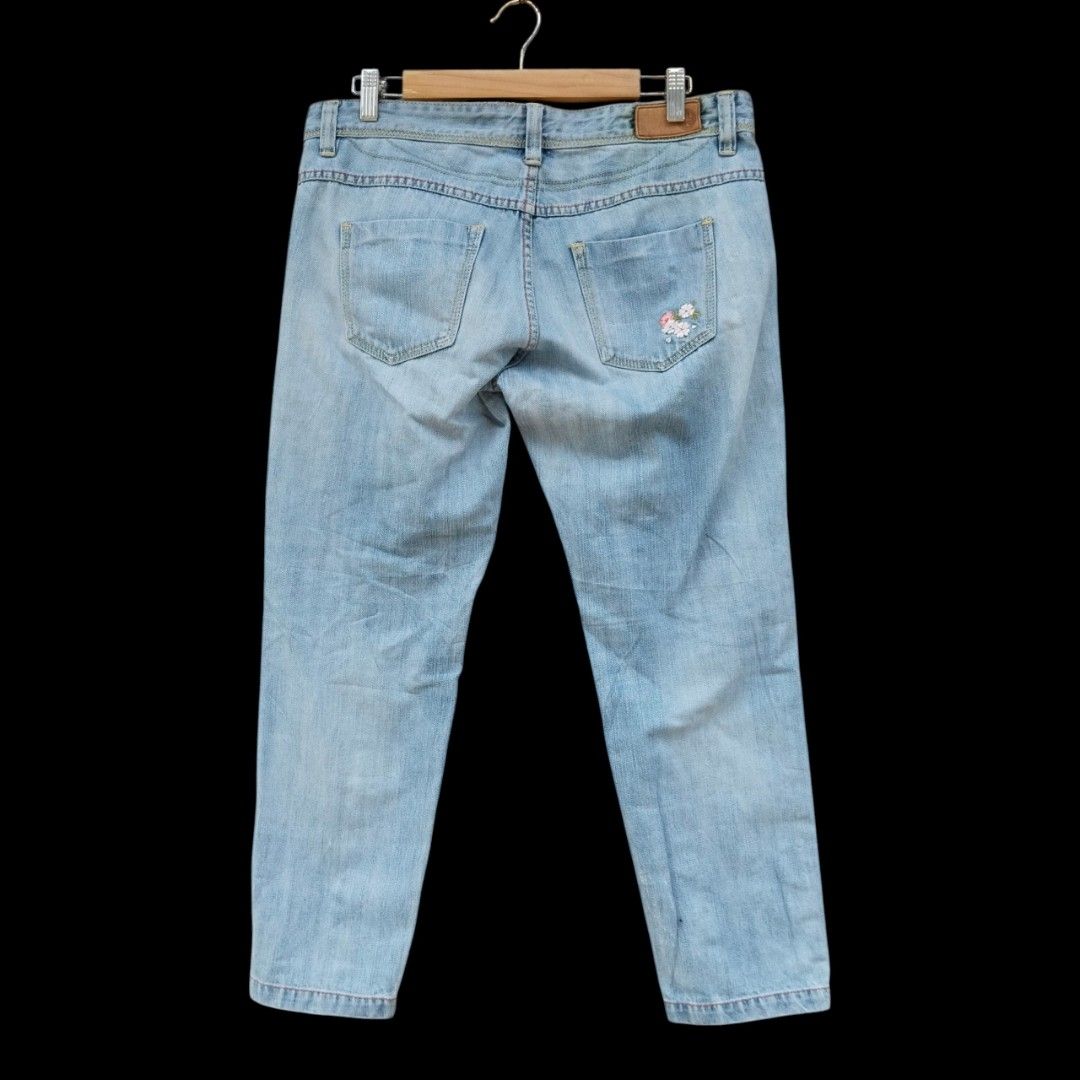 Y2k Osaka Big Train Sakura Jeans (Category: Jeans) located in Dumanjug. Submitted by cebuanaavtg (Listing ID 1457042988, Image 2). Description: Width: 34" Length: 35".