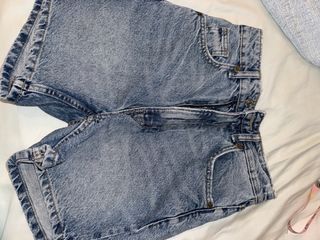 (Category: ) located in . Submitted by skgdcloset (Listing ID 1457102299, Image 1). Description: .