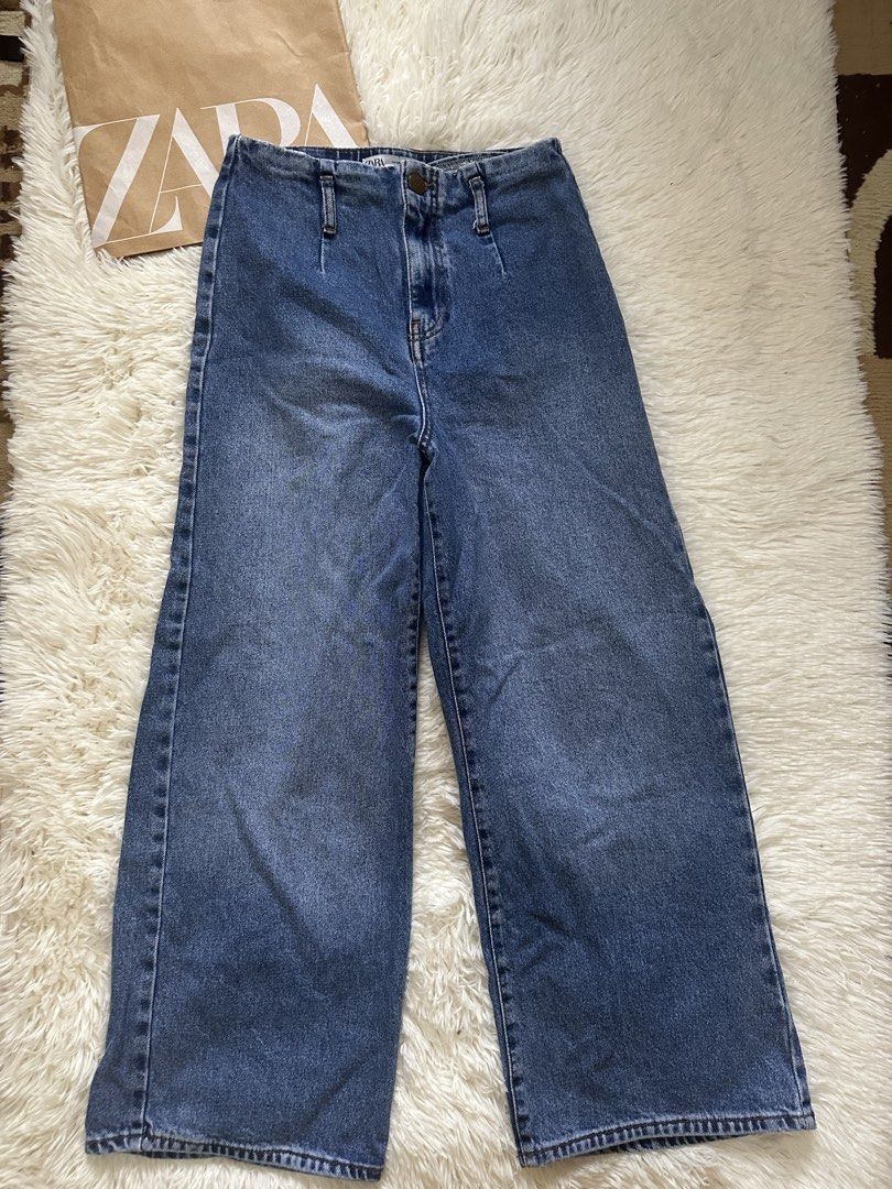 Zara Highwaist Jeans (Category: Jeans) located in Lucena. Submitted by helpmedeclutter07 (Listing ID 1457042708, Image 3). Description: Waist 26 Length 36.5.