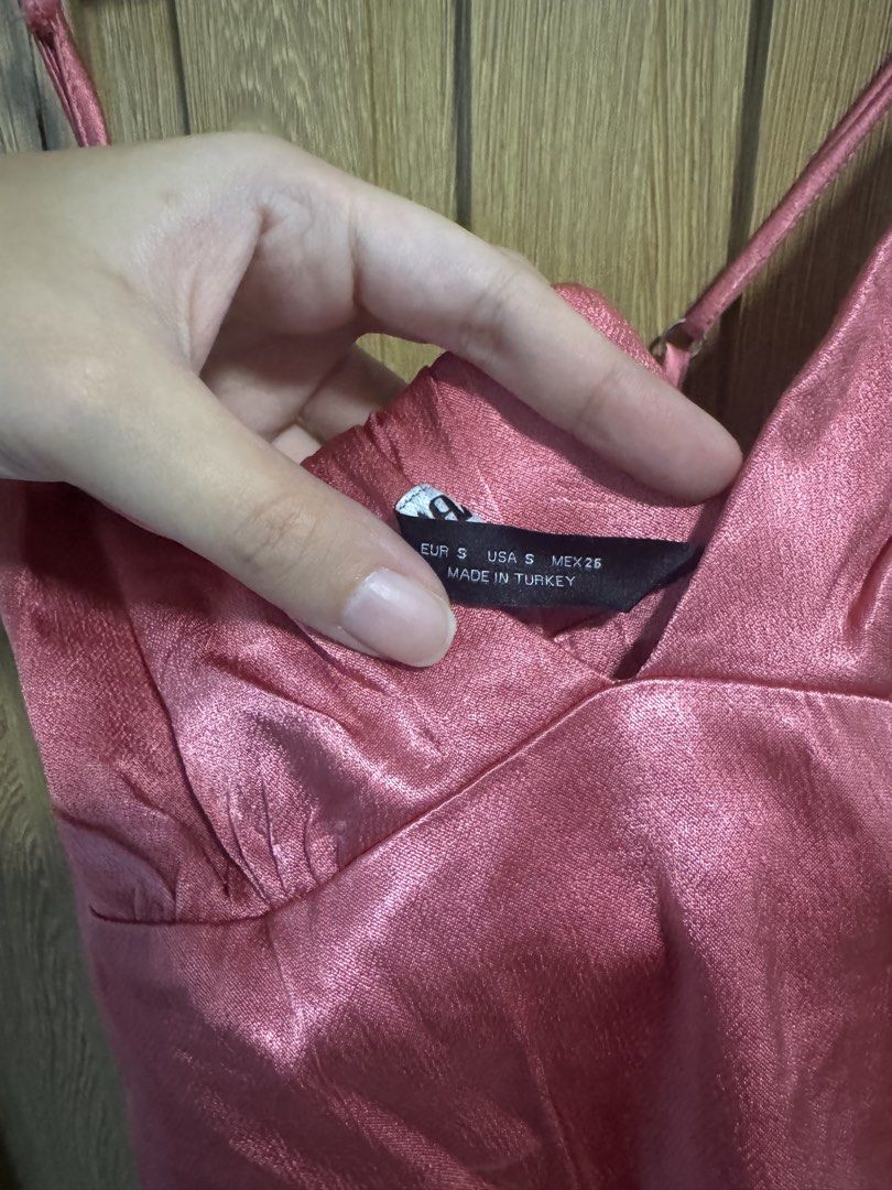 Zara Neon Pink Top (Category: Sleeveless) located in Paranaque City. Submitted by prelovedbye__ (Listing ID 1457082865, Image 3). Description: .
