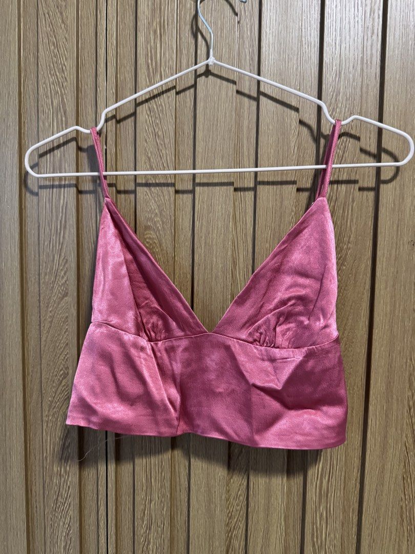 Zara Neon Pink Top (Category: Sleeveless) located in Paranaque City. Submitted by prelovedbye__ (Listing ID 1457082865, Image 1). Description: .