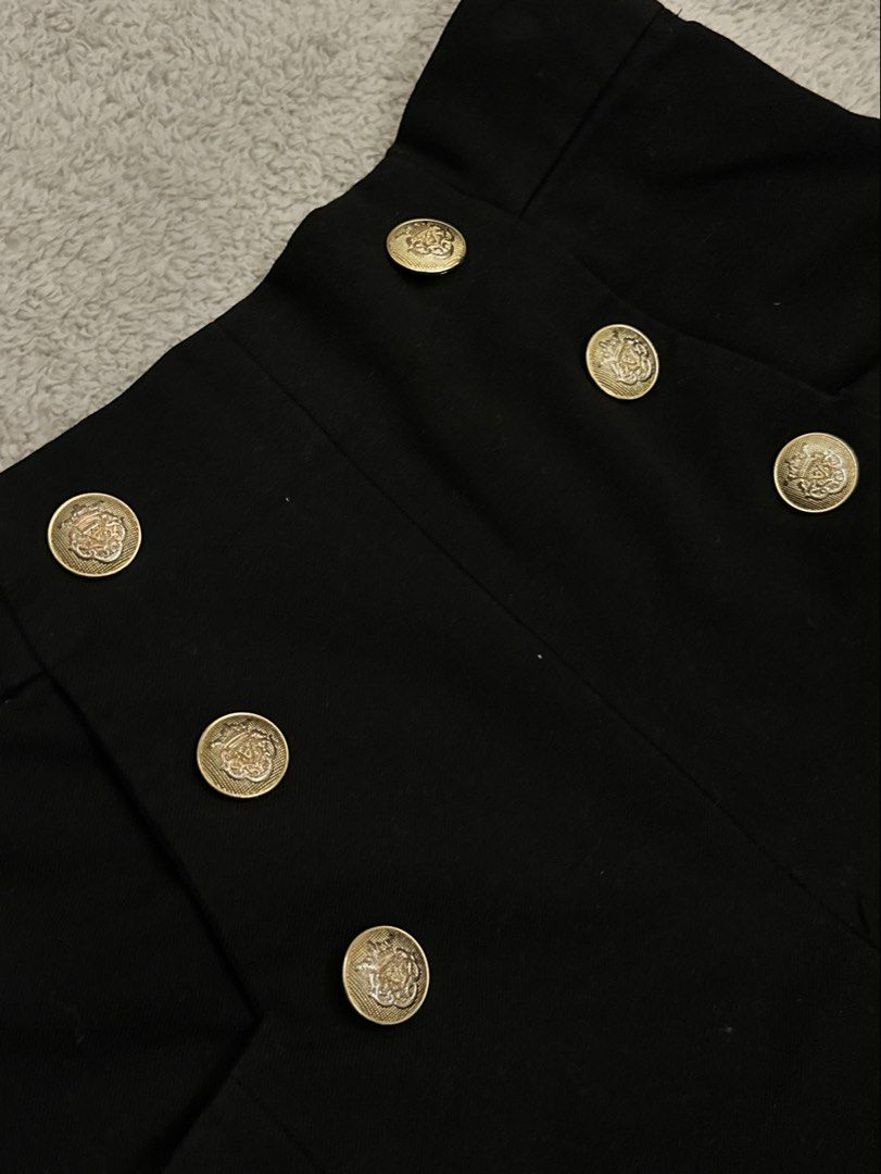 Zara shorts with gold button (Category: Shorts) located in Mandaluyong City. Submitted by declutterstuff12 (Listing ID 1457120048, Image 2). Description: .