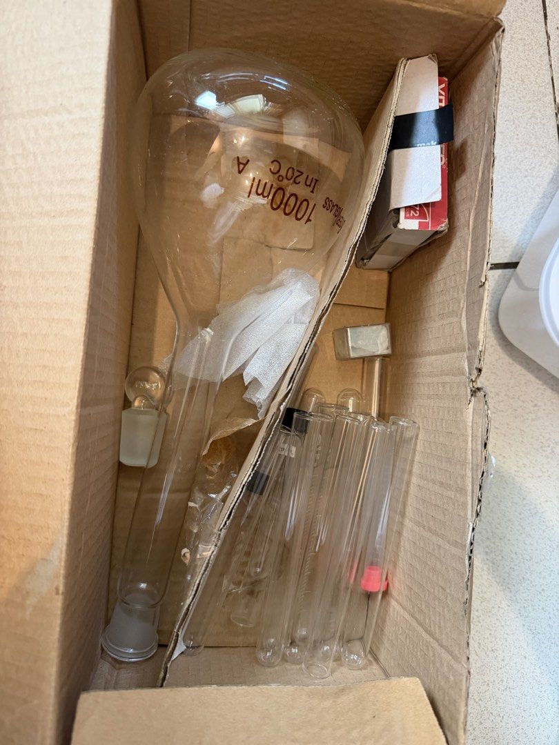 1000ml Flask and Test Tubes Laboratory Glassware Set (Category: Other Kitchenware & Tableware) located in Quezon City. Submitted by techsupreme07 (Listing ID 1457217448, Image 1). Description: - 1000ml Class A Volumetric Flask (calibrated at 20°C) - Set of Glass Test Tubes (some include stoppers) - Ideal for science experiments and lab work - All items neatly packed in a cardboard box .