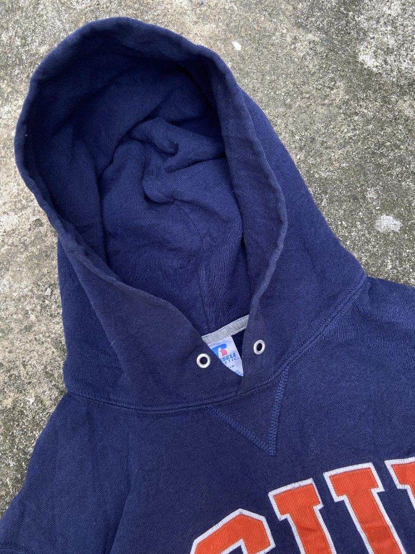 90's Russel Athletic (Category: Coats, Jackets and Outerwear) located in Cavite. Submitted by redkey27 (Listing ID 1457274734, Image 3). Description: 90's Russel Athletic Width 20 Length 24 Sleeve 23 800 free ship.