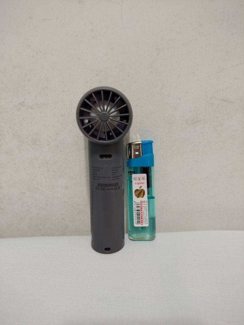 手提風扇仔 （分類：風扇）位於 Hong Kong。 由 ckl7301987 提交（商品編號 1457293005，圖片 3）。簡介： 冇保用，Type c 充電，五個風速。。