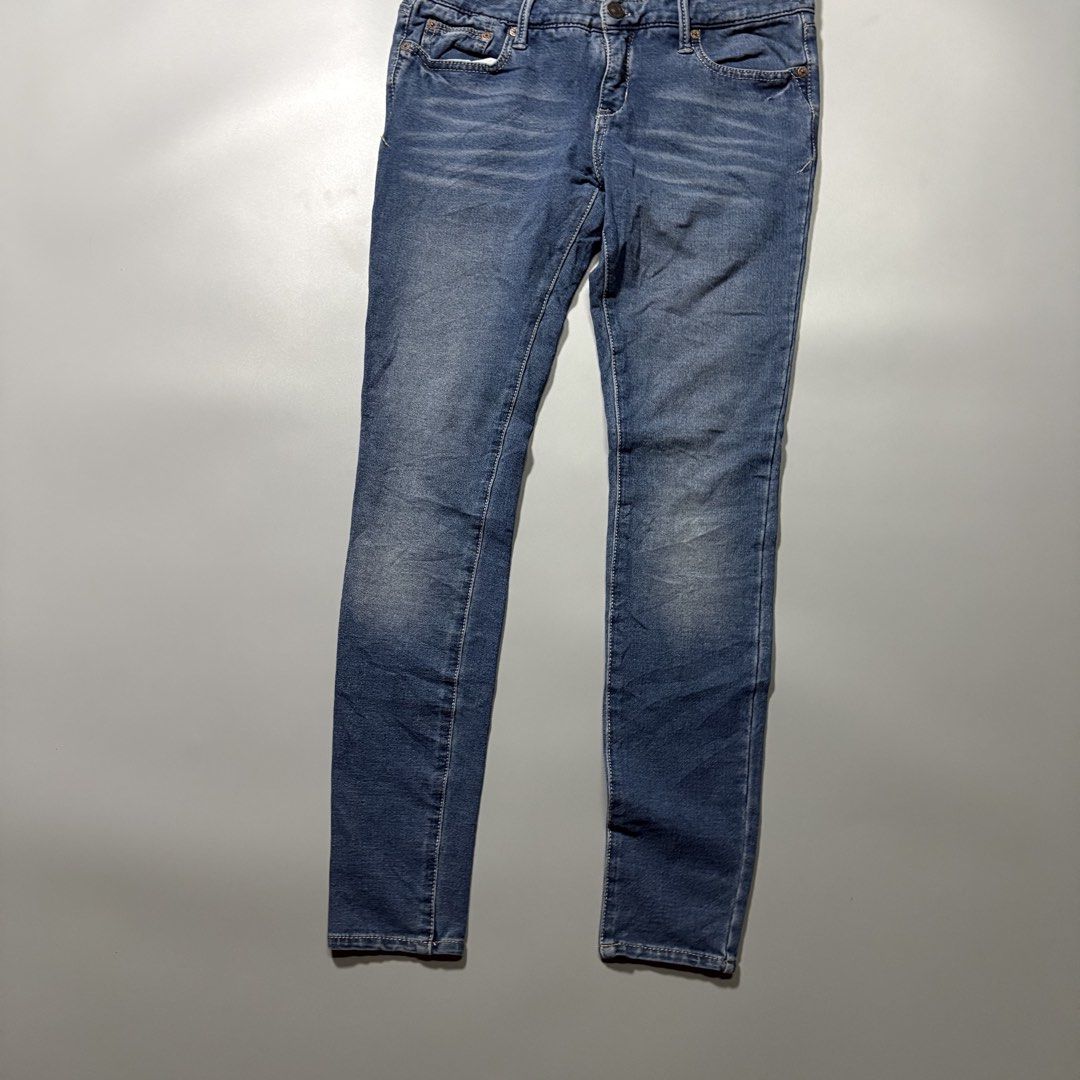 Y2K Abercrombie & Fitch Jeans (Category: Jeans) located in Tayabas. Submitted by bayabaskartell (Listing ID 1457275160, Image 3). Description: .