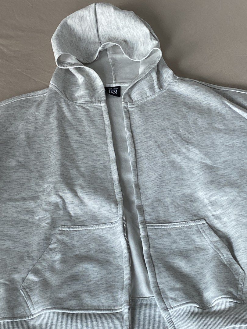 ACHS AWAKE Grey Zip-Up Hoodie (Category: Hoodies) located in Makati City. Submitted by dcltering_unicorn (Listing ID 1457320661, Image 2). Description: ♡ 𝙖𝙗𝙤𝙪𝙩 𝙩𝙝𝙚 𝙞𝙩𝙚𝙢 ♡ ✿ brand: ACHS AWAKE ✿ size: L (length: 22.5 in ; width: 26.5 in) ✿ color: grey ✿ style: oversized, separating zipper ✿ like new, ideal for casual wear or layering ✿ rfs: decluttering, too many jackets ♡ 𝙥𝙖𝙮𝙢𝙚𝙣𝙩 & 𝙙𝙚𝙡𝙞𝙫𝙚𝙧𝙮 ♡ ✿ mop: gcash, bank transfer 