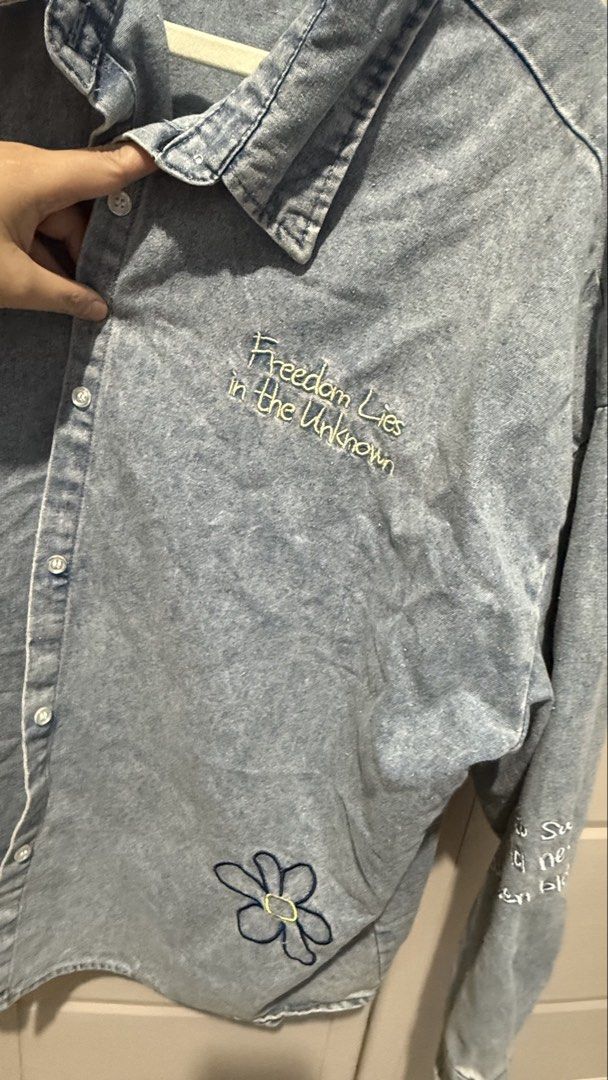 Add Color Embroidered Denim Top (Category: Longsleeves) located in Quezon City. Submitted by dinesaur (Listing ID 1457309605, Image 2). Description: Up to xl frames.