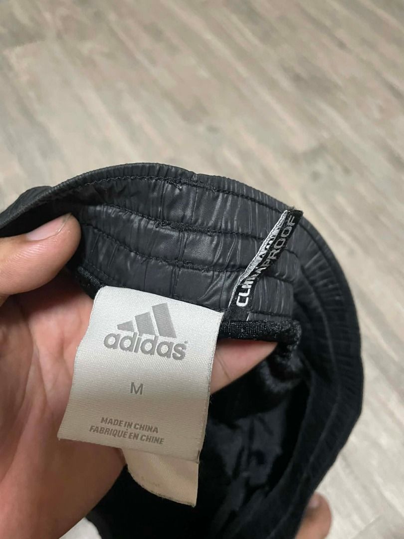 ADIDAS TRACK PANTS (Category: Joggers) located in Caloocan City. Submitted by chapter_01 (Listing ID 1457200119, Image 3). Description: - Authentic - No issues, Slightly used only - Need wash only Size: M .