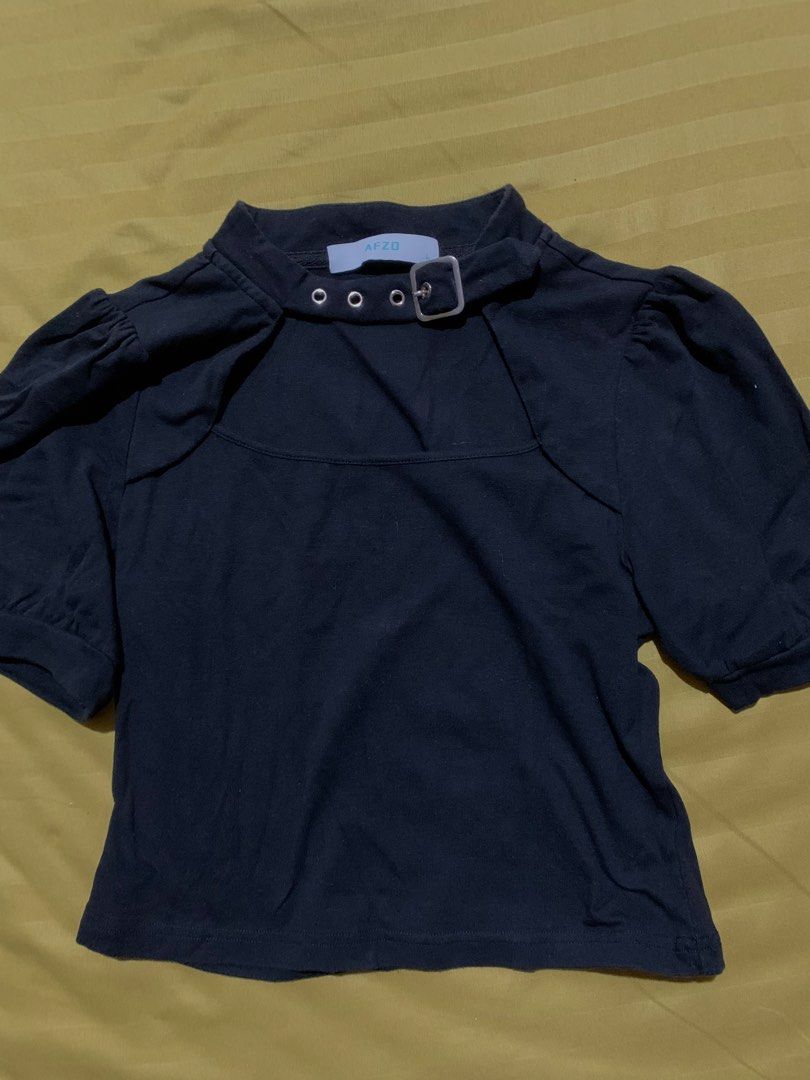 AFZO Black Cut-out Buckle Top (Category: Sleeveless) located in Manila. Submitted by _wtfrn (Listing ID 1457182550, Image 1). Description: Selling my preloved but well loved clothes🎀 📌Black top with buckle strap on neck 📌Size: S-M 📌Once used (no flaws) 📌Color may vary due to lightning 📍Quezon City 🛵Lalamove & Meet up nearby 💌: message me if your interested and will give you discounts🤗 .