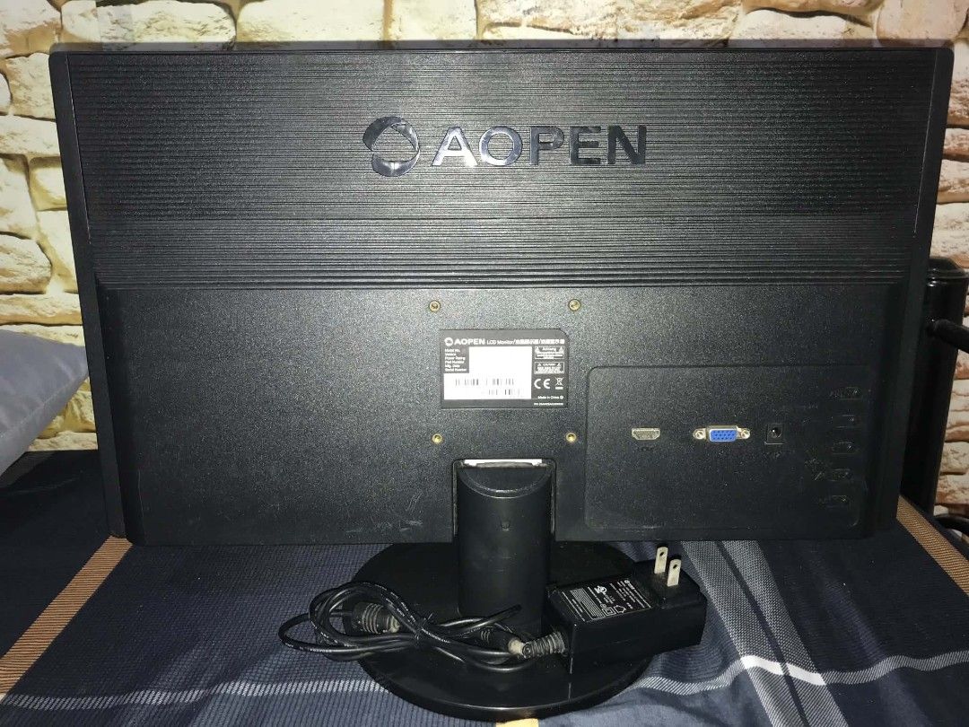Monitor AOPEN720P HD LCD 19.5" (Category: Monitor Screens) located in Manila. Submitted by millie_loy (Listing ID 1457162948, Image 3). Description: Original Prize: 4,400 bought from: Complink Reason for selling: never been use lately naka stock lng sa Bahay Hindi masyadong ginamit pang second monitor. Inclusion: power adapter, HDMI 1 Meter Length.