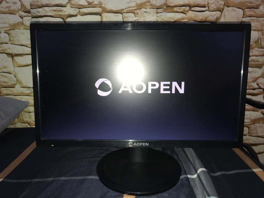 Monitor AOPEN720P HD LCD 19.5" (Category: Monitor Screens) located in Manila. Submitted by millie_loy (Listing ID 1457162948, Image 2). Description: Original Prize: 4,400 bought from: Complink Reason for selling: never been use lately naka stock lng sa Bahay Hindi masyadong ginamit pang second monitor. Inclusion: power adapter, HDMI 1 Meter Length.