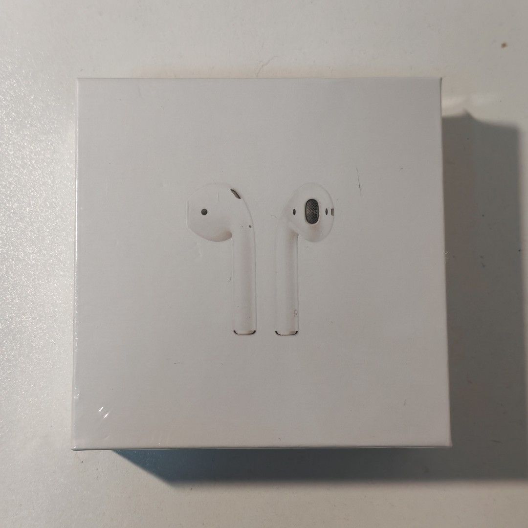 Apple 蘋果：Airpods（第一代） （分類：耳機）位於 Hong Kong。 由 ryanchong074563 提交（商品編號 1457248046，圖片 1）。簡介： 歡迎查詢、議價！ 商品存貨、價錢如下： - Airpods（第一代）（×1；$500／盒） 全新！包裝膠都未拆！。
