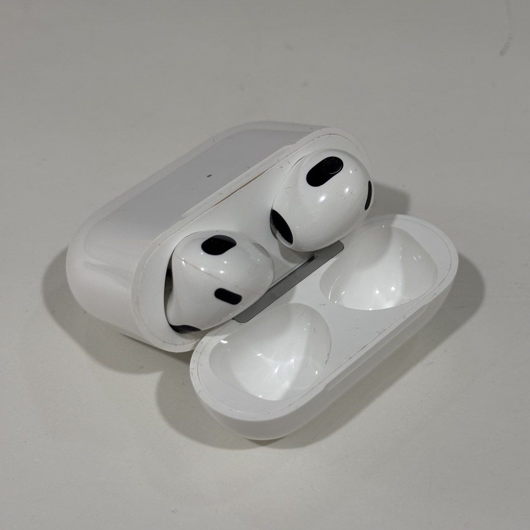 Apple AirPods Pro (3rd Gen) Charging Case with Earbuds (Category: Earphones) located in Quezon City. Submitted by kvnsj (Listing ID 1457153939, Image 3). Description: Lightning Port With Box Free Silicone Case.