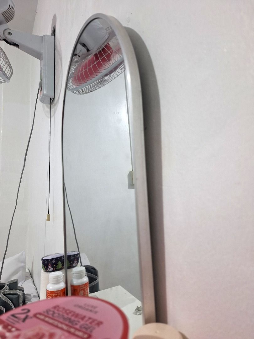 Arched Vanity Mirror (Category: Mirrors) located in Quezon City. Submitted by camille_cr (Listing ID 1457149554, Image 2). Description: - Arched mirror - Ideal for vanity or dressing areas. - Shelf is perfect for holding small essentials. - Good size for everyday use. - Simple and clean design complements most decor styles..
