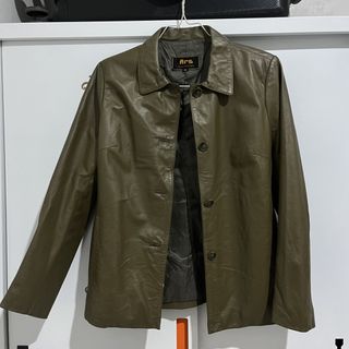 (Kategori: ) berada di . Dikirim oleh emptywardrobespace (ID iklan 1457305797, Gambar 1). Deskripsi: .