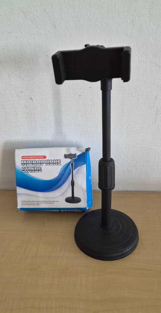 ASSORTED ITEMS (Category: Travel Essentials & Accessories) located in Singapore. Submitted by unionjack18 (Listing ID 1457273346, Image 2). Description: Assorted items Dikaman back cushion Electric food shredder Short phone holder Table cloth All in very good condition. SGD5 each. Self collect @ Bukit Gombak MRT..