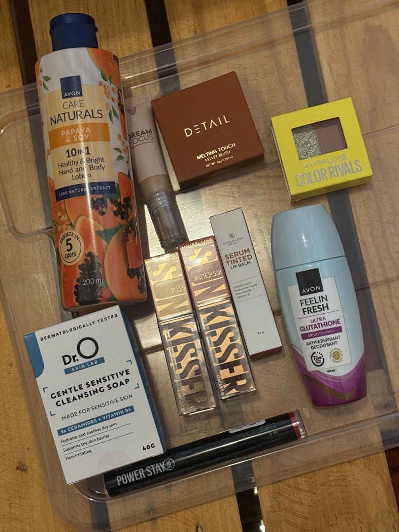 Asstd beauty items - makeup etc - take all 1k (Category: Makeup) located in Quezon City. Submitted by quirksandcurls (Listing ID 1457179585, Image 1). Description: 10pcs bnew items.
