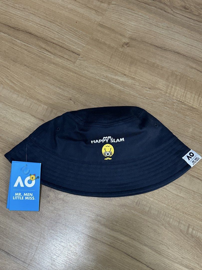 Australian Open Happy Slam Bucket Hat (Category: Caps & Hats) located in Taguig. Submitted by declutterkweeen (Listing ID 1457260667, Image 3). Description: BNEW Australian Open Bucket Hat - bought last January 2026 in Australia. RFS: wasnt able to fit it, and it’s big for my head :( this is more Men’s size palaz As per AO website: 59cm head circ relaxed.