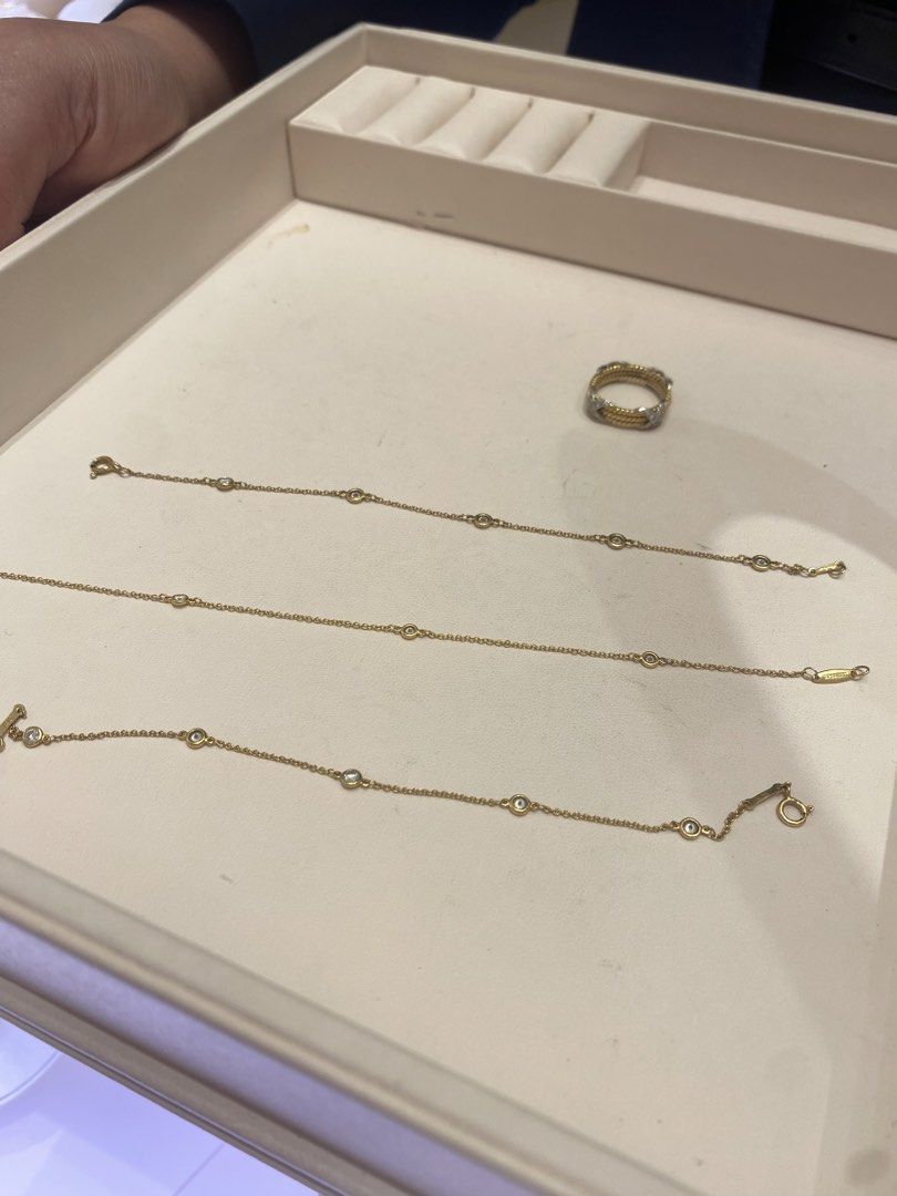 Auth T & Co peretti diamond by the yard 3p (Category: Bracelets) located in Muntinlupa City. Submitted by shoebizzness (Listing ID 1457221120, Image 3). Description: Auth Tiffany peretti Diamond by the yard 3 diamonds Retail : 162,000 Yg 7 inches Cleaned at Tiffany Meet up Alabang .